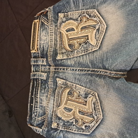 Clothes - Picture 2 of 3